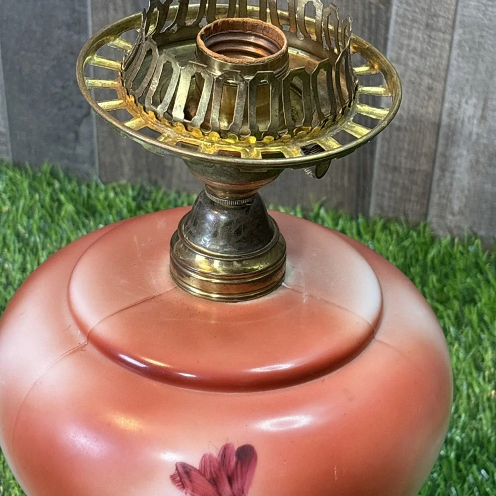 Vintage Floral Glass Electric Table Lamp –‎ Works, Cord Needs Repair